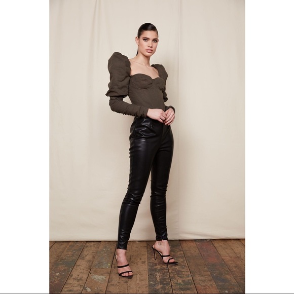 Mimii London Tudor Sleeve Corset top - Picture 3 of 4